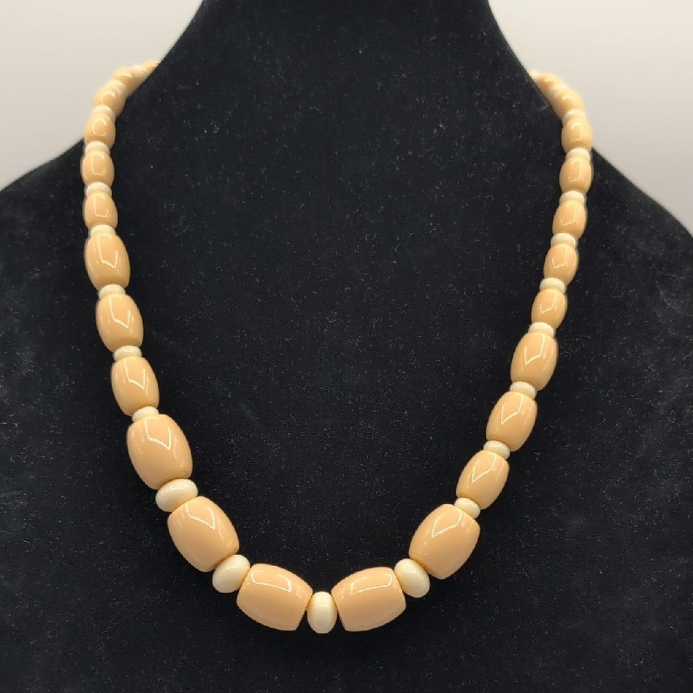 Vintage Elegant Cream And White Beaded Necklace